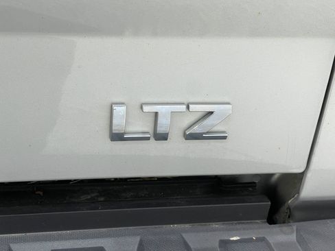 Used 2017 Chevrolet Silverado 1500 LTZ Z71 w/ LTZ Plus Package AWD/4WD image 39