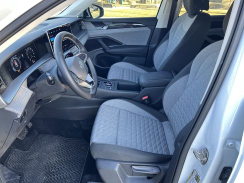 Certified 2025 Volkswagen Tiguan S image 16