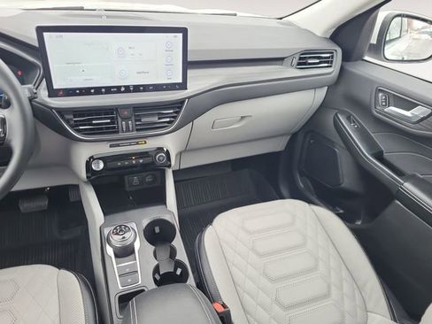 Used 2024 Ford Escape SE w/ PHEV Premium Package image 13