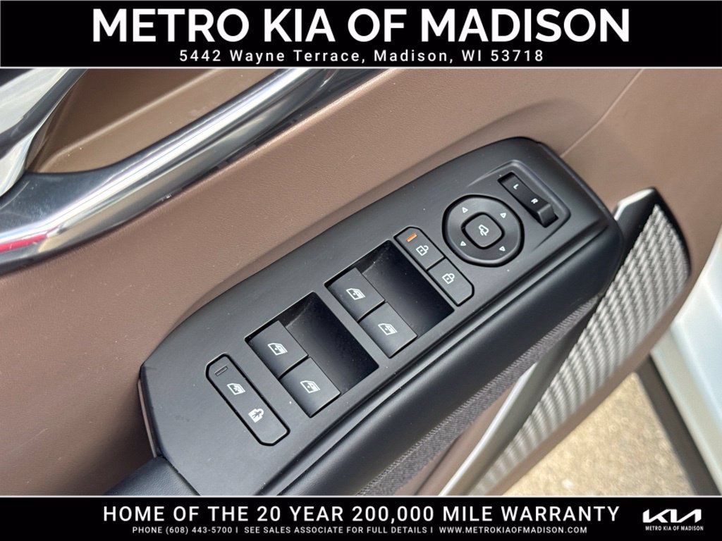 Used 2024 Kia EV9 Land AWD/4WD image 12