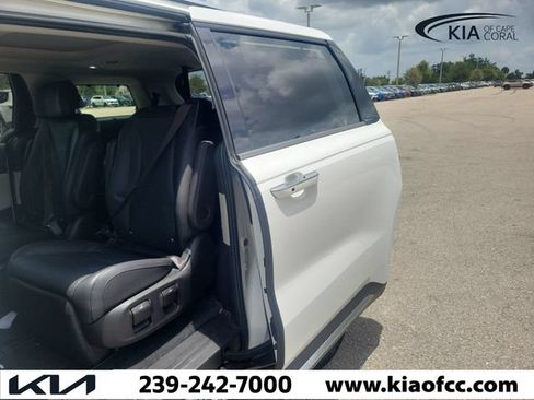 Used 2022 Kia Carnival SX Prestige FWD image 11