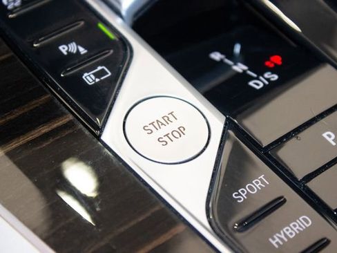 Used 2025 BMW X5 xDrive50e image 34