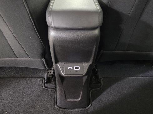 Used 2023 Chevrolet Bolt EUV LT w/ Comfort Package image 12