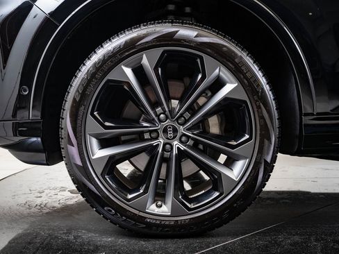 Certified 2025 Audi Q7 3.0T Premium Plus image 13