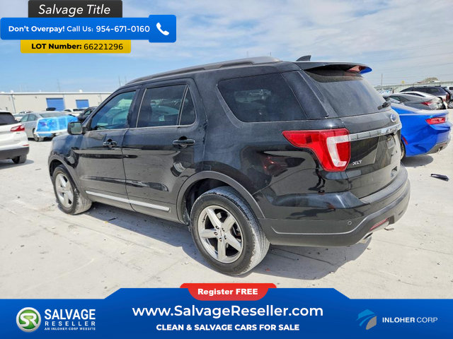 Used 2018 Ford Explorer XLT FWD image 3