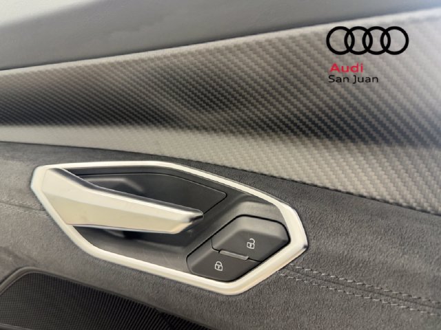 Used 2022 Audi RS e-tron GT w/ Carbon Performance Package AWD/4WD image 39