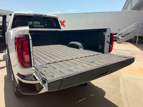 Used 2020 GMC Sierra 2500 Denali w/ Denali Ultimate Package AWD/4WD image 20