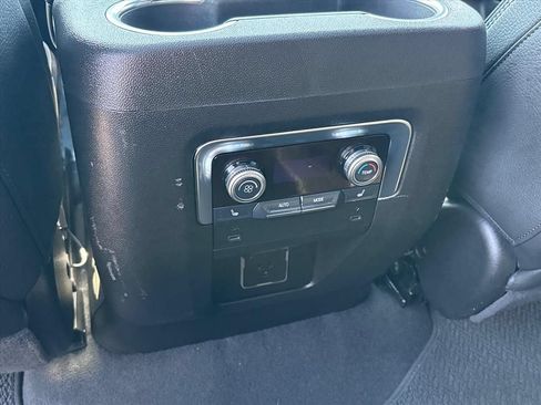 Used 2026 GMC Yukon Denali w/ Sun & Power Step Package AWD/4WD image 21