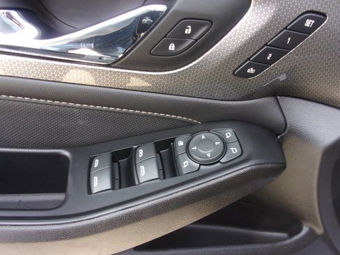Used 2023 Chevrolet Traverse Premier AWD/4WD image 10