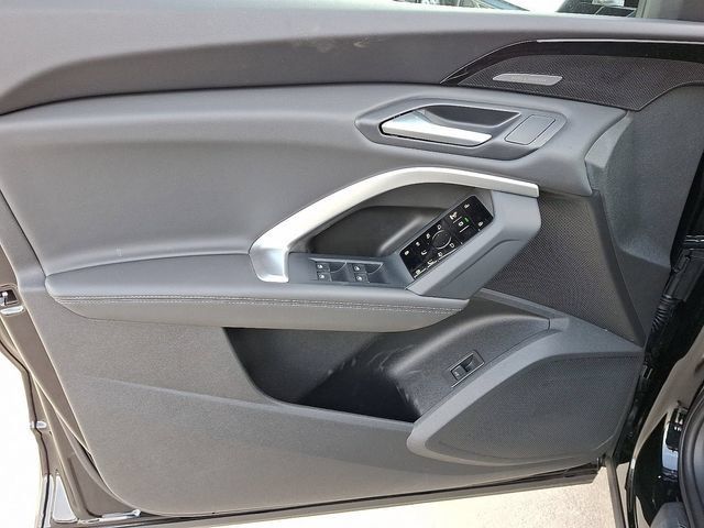 Used 2025 Audi Q5 Premium Plus w/ Premium Plus AWD/4WD image 8