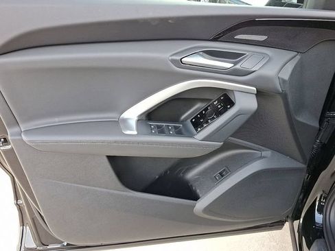 Used 2025 Audi Q5 Premium Plus w/ Premium Plus AWD/4WD image 8