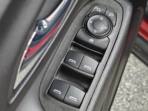 Certified 2024 Chevrolet Equinox LT FWD image 34