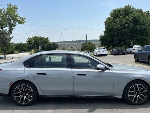 Used 2024 BMW 760i xDrive AWD/4WD image 11