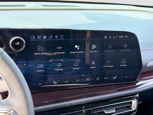 New 2026 Chevrolet Traverse Z71 w/ LPO, Floor Liner Package AWD/4WD image 16