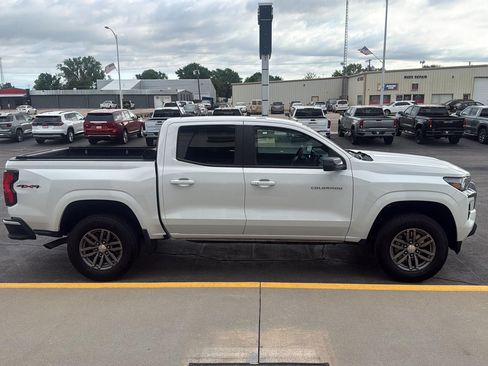 Used 2024 Chevrolet Colorado LT w/ LT Convenience Package II AWD/4WD image 6
