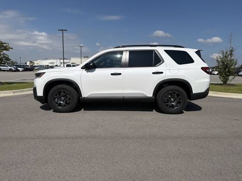 New 2026 Honda Pilot TrailSport image 2