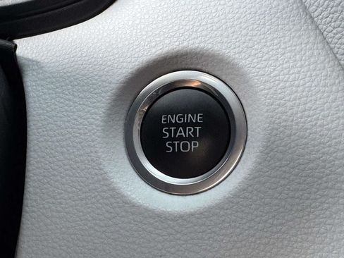 Used 2024 Toyota Corolla SE FWD image 8