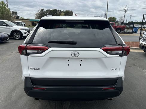 Used 2021 Toyota RAV4 XLE image 6