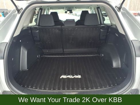 Used 2020 Toyota RAV4 LE image 16