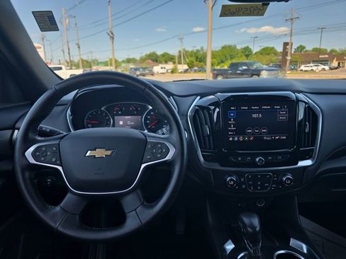Used 2022 Chevrolet Traverse LT w/ LT Premium Package FWD image 13