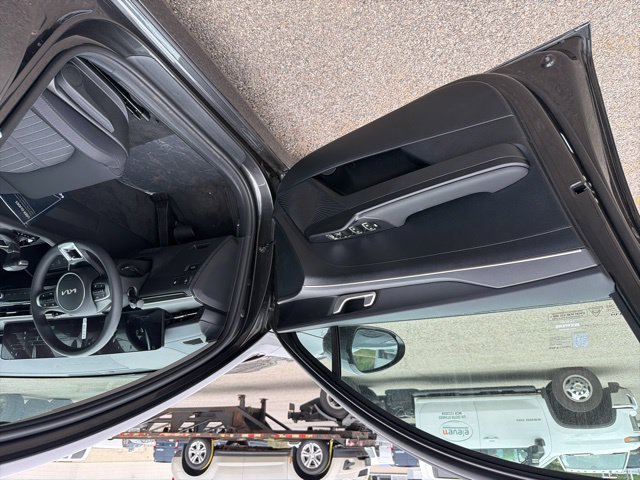 New 2026 Kia K5 LXS FWD image 10