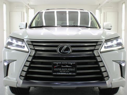 Used 2017 Lexus LX 570 4WD w/ Luxury Package image 26