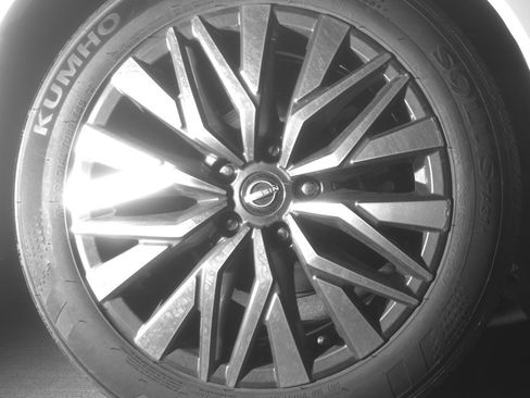 Used 2025 Nissan Altima 2.5 SV FWD image 15