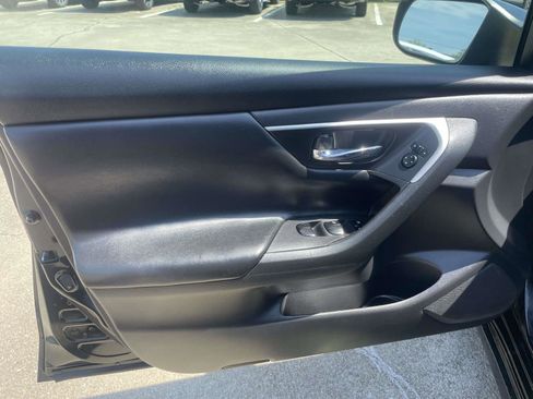 Used 2018 Nissan Altima 2.5 S w/ S Convenience Package FWD image 11