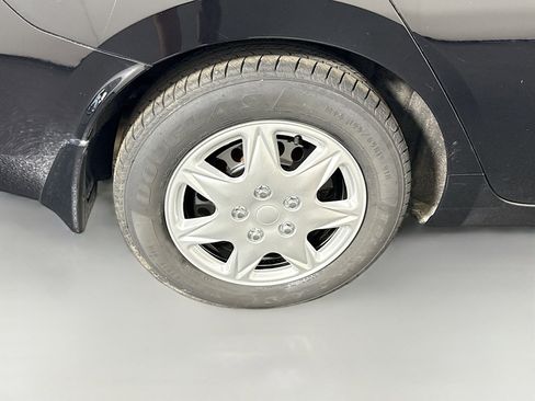 Used 2021 Nissan Versa S FWD image 33
