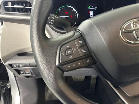 Used 2024 Toyota Sienna LE image 15