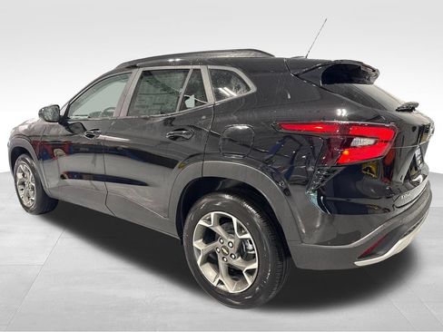 New 2026 Chevrolet Trax LT w/ Sunroof Package FWD image 47