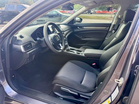 Used 2019 Honda Accord LX image 9