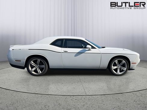 Used 2015 Dodge Challenger SXT w/ Super Sport Group (SS/T) RWD image 5