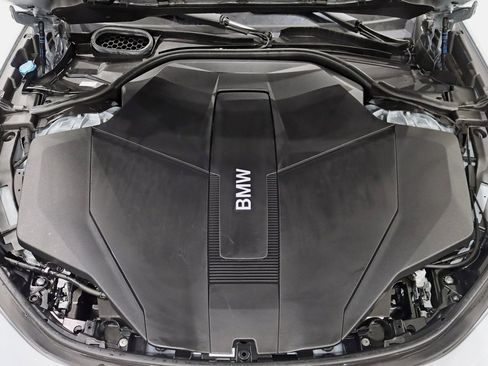 Used 2024 BMW i7 xDrive60 w/ Executive Package image 47