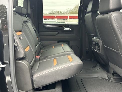Used 2024 GMC Sierra 2500 AT4 w/ AT4 Premium Plus Package image 13