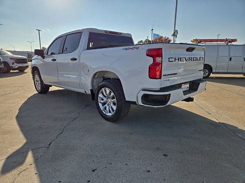 Used 2019 Chevrolet Silverado 1500 Custom w/ Custom Value Package image 4