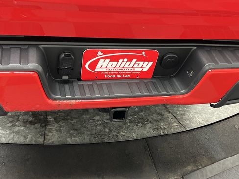 Used 2015 GMC Canyon SLE AWD/4WD image 29