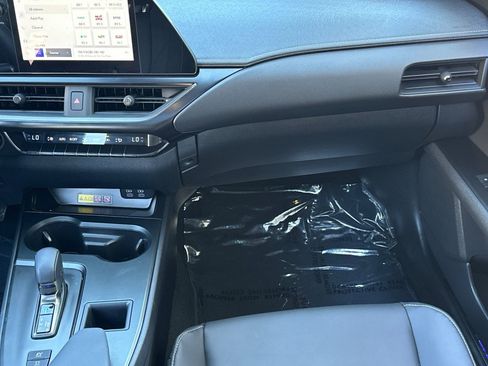 Used 2025 Lexus UX 300h FWD w/ Accessory Package (Z2) image 29