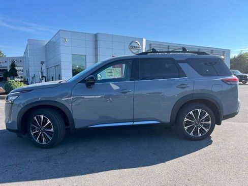 New 2026 Nissan Pathfinder Platinum w/ Cargo Package AWD/4WD image 2
