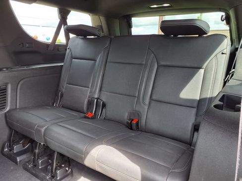 Used 2024 Chevrolet Suburban Z71 w/ Luxury Package AWD/4WD image 21