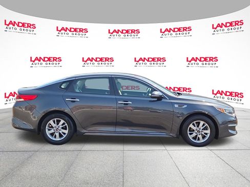 Used 2017 Kia Optima LX FWD image 2