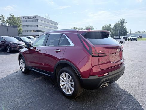Used 2023 Cadillac XT4 Luxury w/ Cold Weather Package AWD/4WD image 3