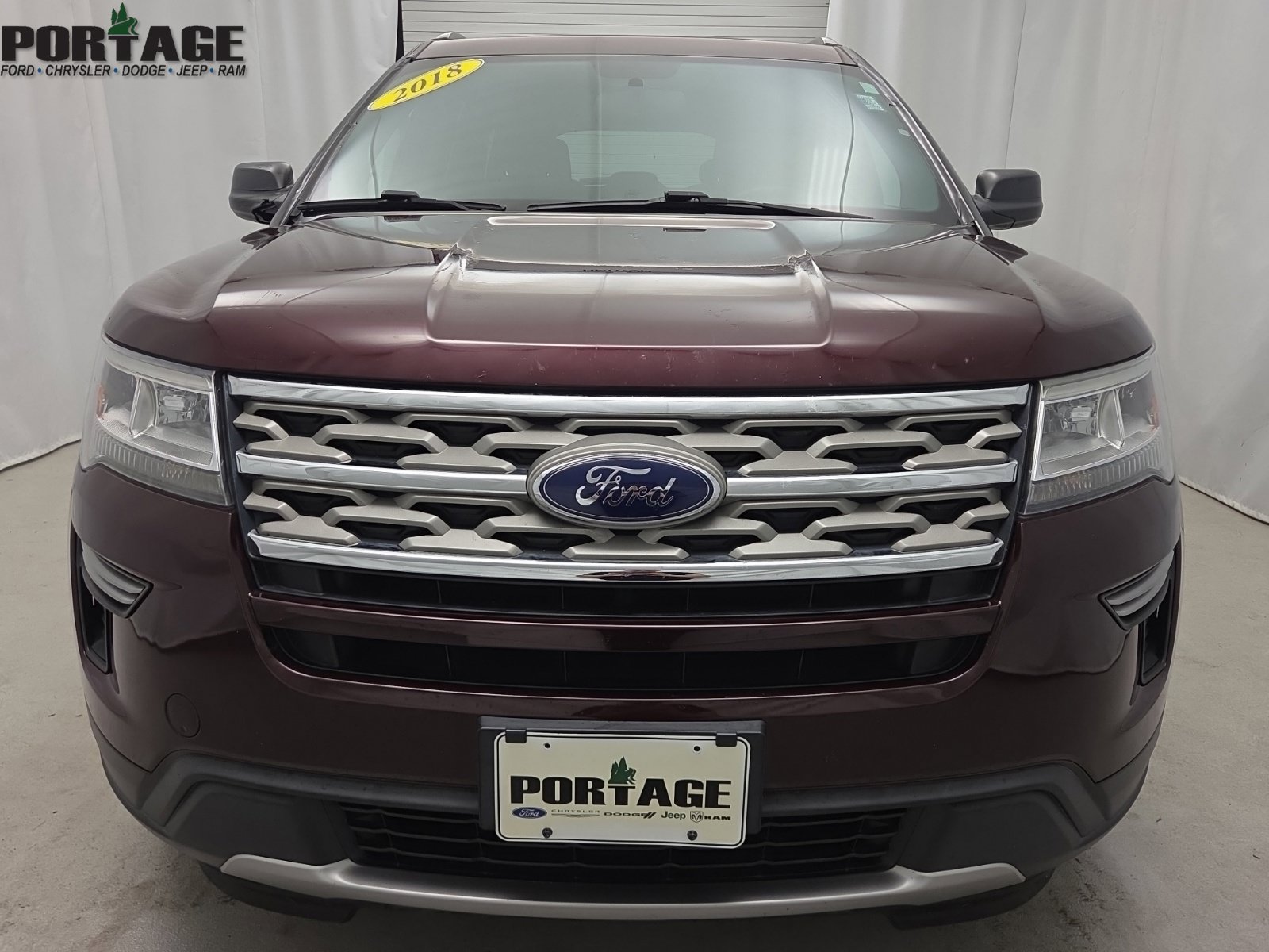 Used 2018 Ford Explorer XLT AWD/4WD image 2