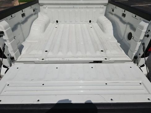 Used 2023 Nissan Frontier SV w/ Midnight Edition Package RWD image 27