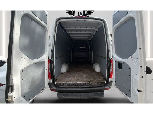 Used 2024 Mercedes-Benz eSprinter 170 Cargo image 25