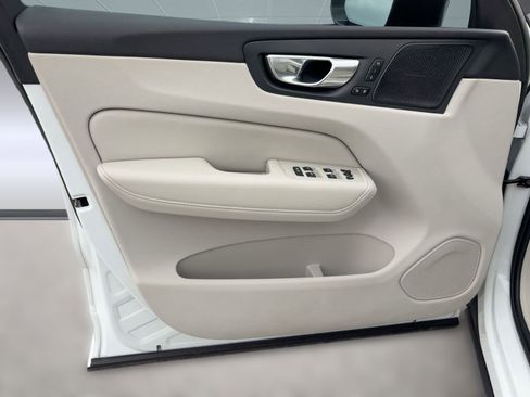 Used 2023 Volvo XC60 B5 Ultimate image 22