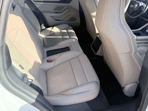 Used 2022 Porsche Taycan image 44