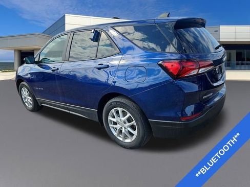 Used 2023 Chevrolet Equinox LS w/ LS Convenience Package image 3