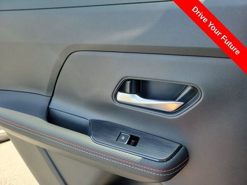 Used 2025 Nissan Kicks SR FWD image 21