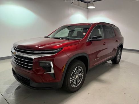 Certified 2026 Chevrolet Traverse LT FWD image 3